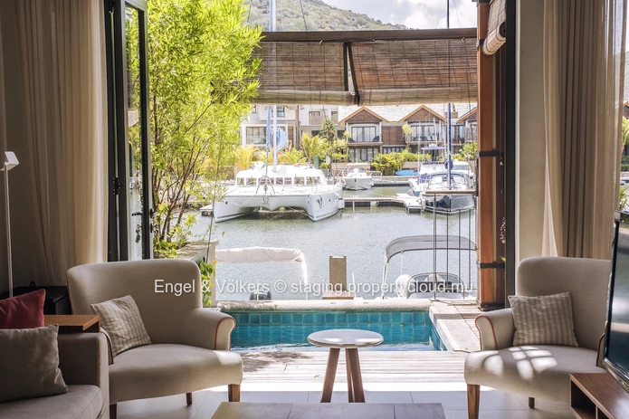 3-Bedroom Marina-Front Duplex with Splash Pool & Mountain views