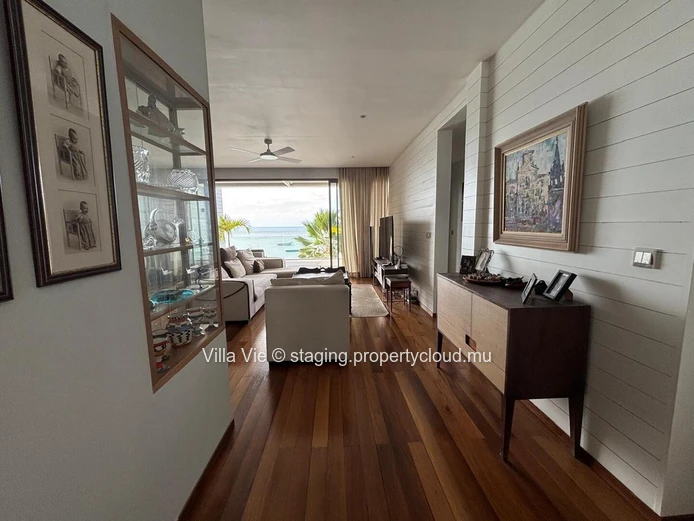 Roches Noires - 3-bedroom penthouse with sea view and Common swimming pool