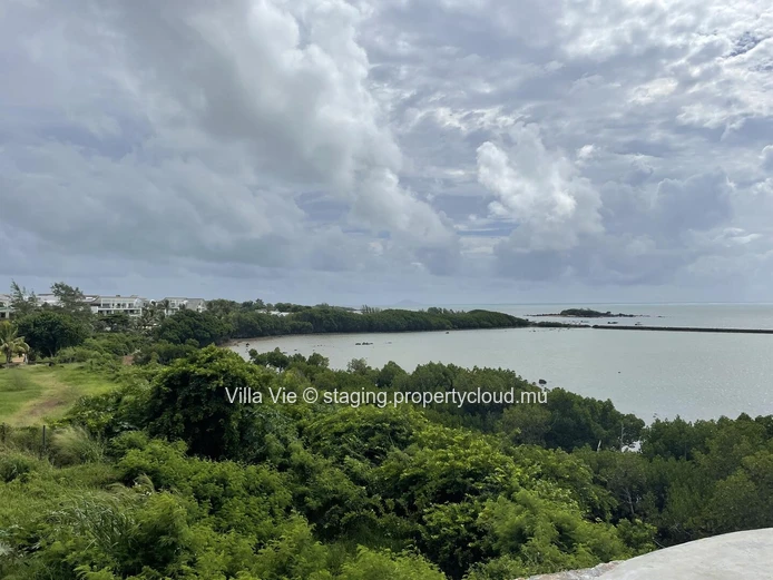Haute Rive - Magnificent 4 bedroom penthouse on the beachfront