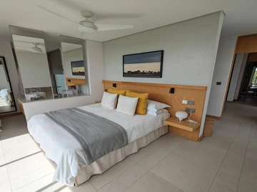 5 Bedroom Villa
