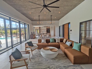 5 Bedroom Villa