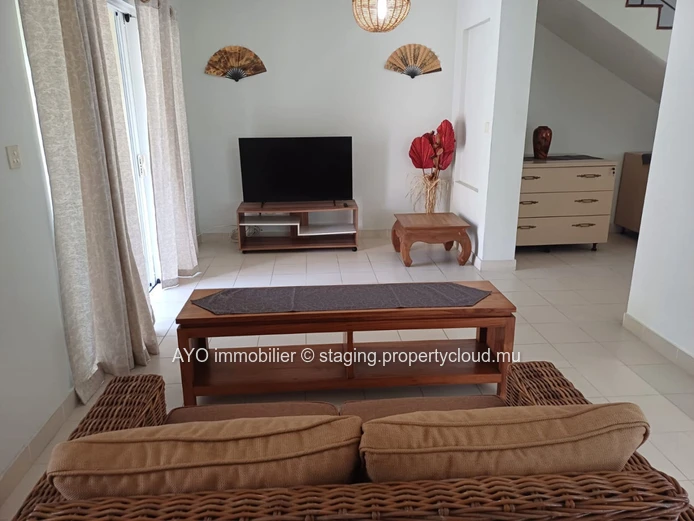 A vendre - Ensemble residentiel securisé- Townhouse/Duplex semi meublée - proche centre Grand Baie (Mandat exclusif)