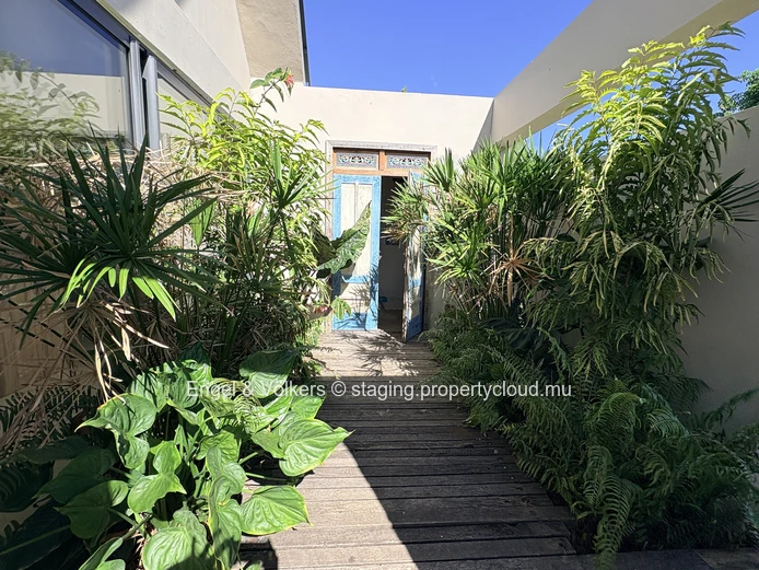 FOR RENT - Contemporary Villa in Tamarin