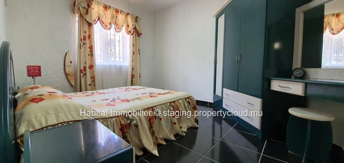 To rent - Magnificent furnished and equipped apartment of 105 m2 in Flic-en-Flac of a 24/7 secure residence within 1 ...
