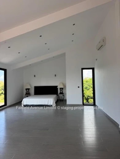 : Maison à vendre à Roches Noires, Rivière du Rempart, grande maison, 4 chambre a coucher avec ensuite. Proche commer...
