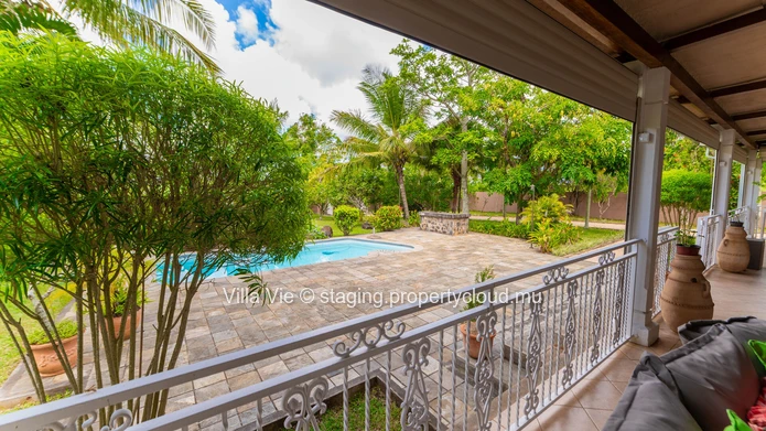 Beau Plan - Spacious 5-bedroom colonial house with swimming pool and big garden