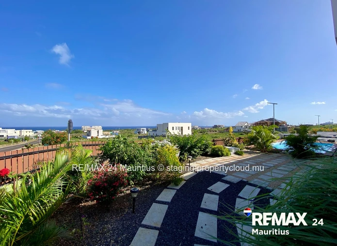 3-Bedroom Villa with Sea Views in Gated Community