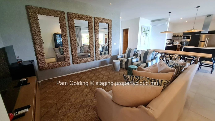 Beachfront Apartment for Sale in Pereybère 