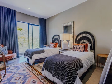 6 Bedroom Villa