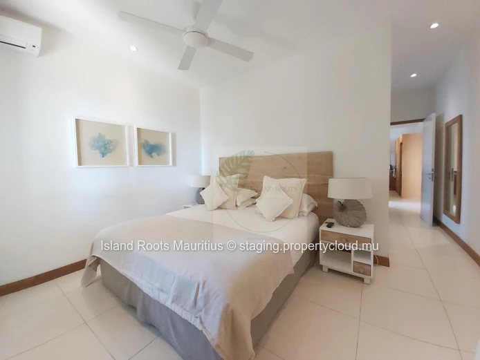 Beachfront apartment located in the north of the island !