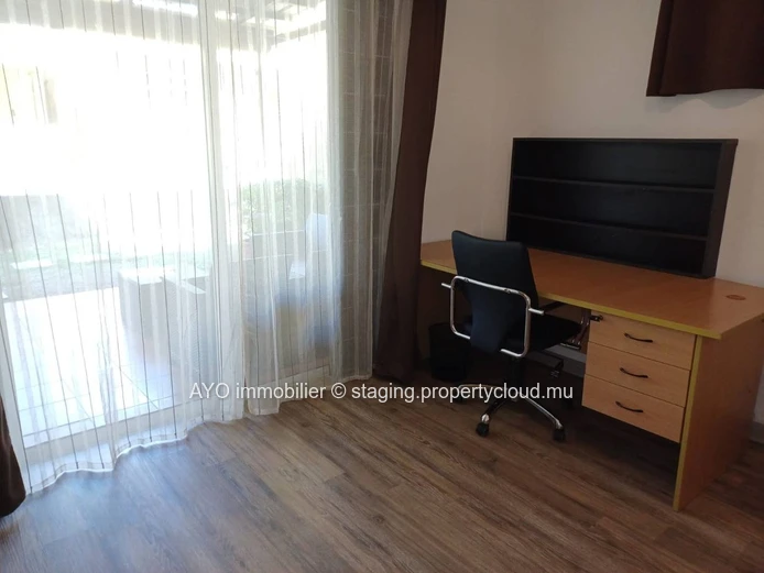4 bedrooms townhouse with common pool in Grand Bay center