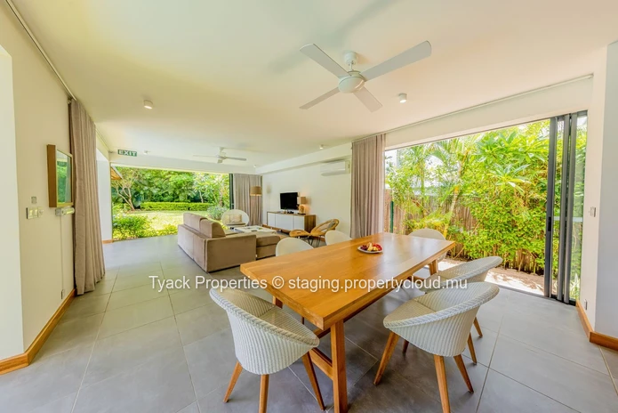 Luxury 4-Bedroom Villa with Concierge Services and Mountain Views – Rivière Noire