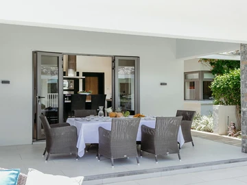 6 Bedroom Villa
