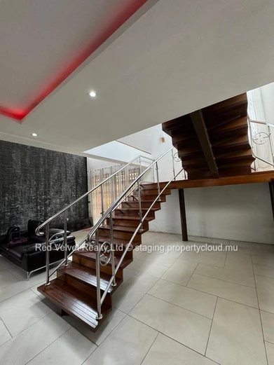 FOR SALE: Spacious 4-Bedroom House in Vacoas – Rs 25M