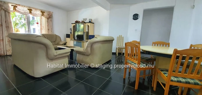 To rent - Magnificent furnished and equipped apartment of 105 m2 in Flic-en-Flac of a 24/7 secure residence within 1 ...