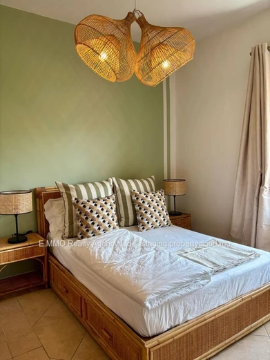 Penthouse meublé à vendre à Bain Boeuf – 2 chambres – À 2 minutes de la plage
