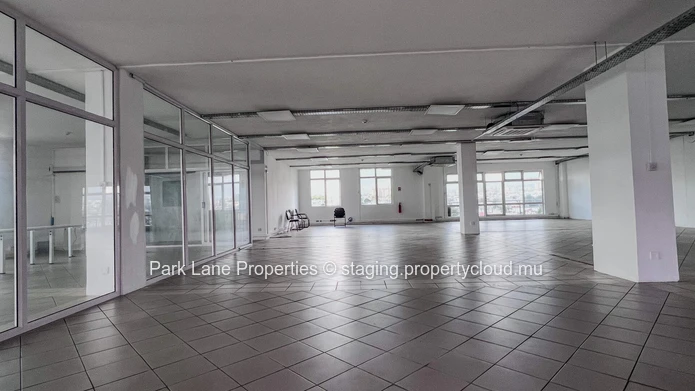 Ideal Office Space in the Heart of a Vibrant District 