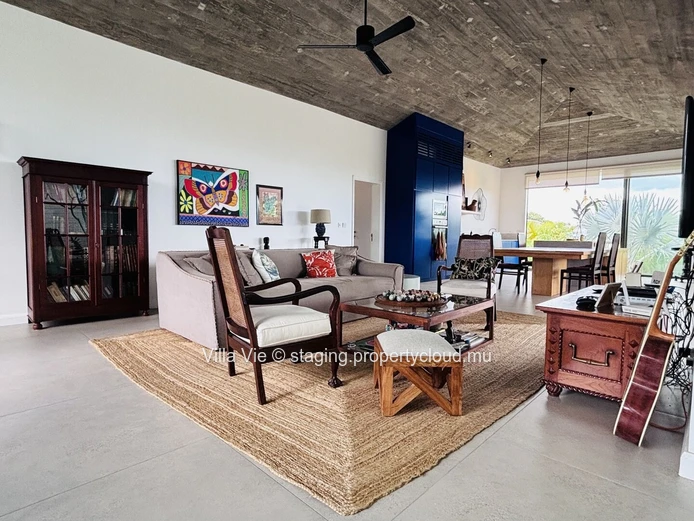 Mont Piton - 4-bedroom family home with swimming pool