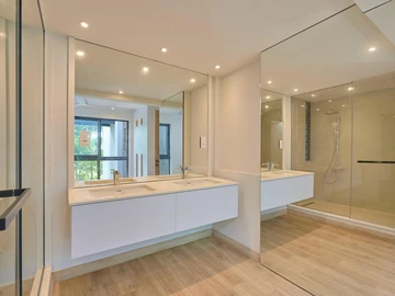 4 Bedroom Apartment