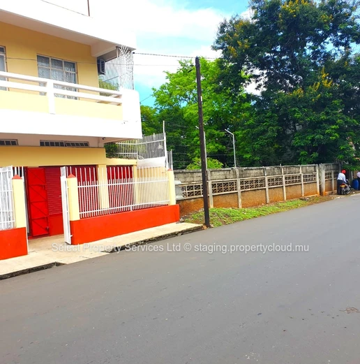 A vendre, grand terrain Route Abattoir, Port Louis