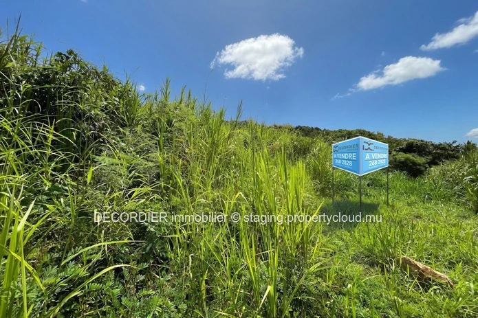 Terrain résidentiel à vendre à Crève Cœur.