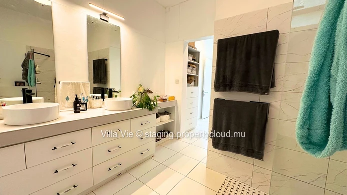 Calodyne - Belle maison familiale avec une deuxième maison et piscine (Mandat exclusif)