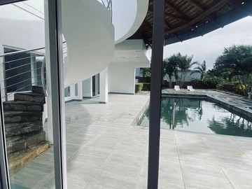 4 Bedroom Villa