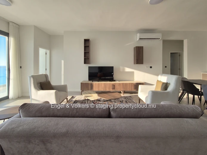 Modern first floor apartment for long term rent
