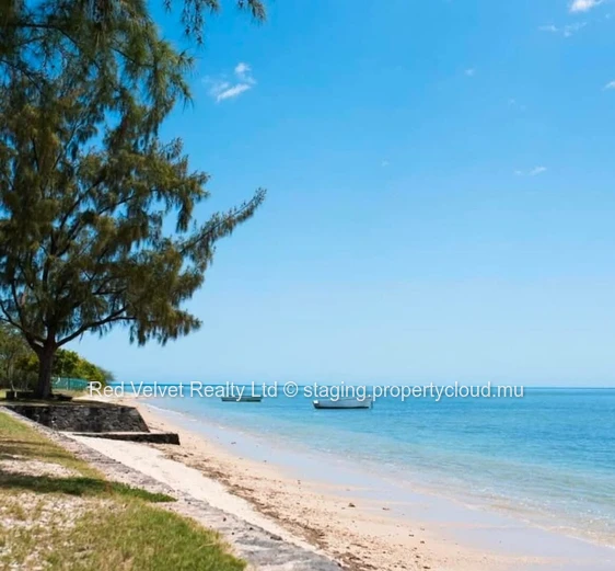Luxurious Beachfront Villa for rent in Riviere Noire - Rs 150,000/Month (Negotiable)