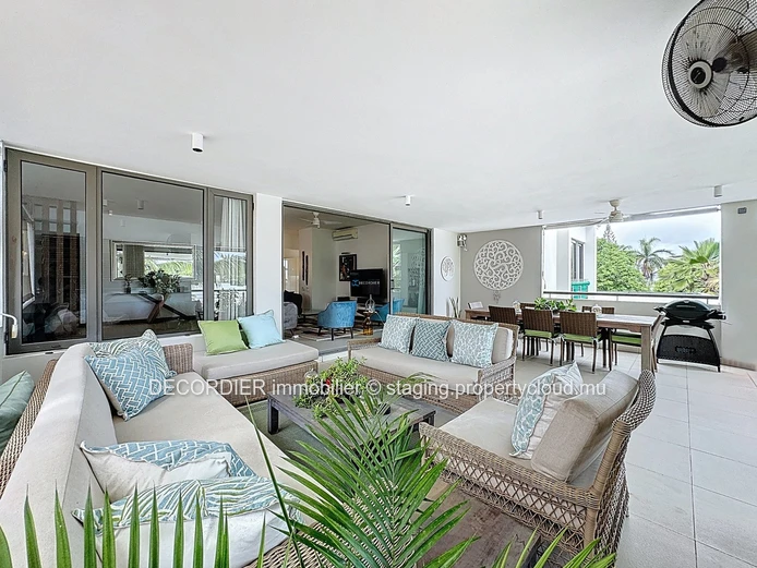 Penthouse vue mer avec plage privée