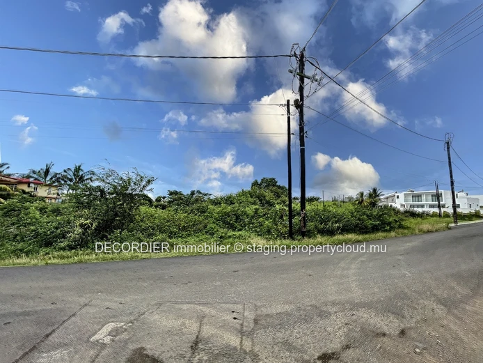 Large residential plot near the beach