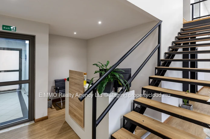 Bureau(x) à louer meublé à Floréal, 90m², parking, climatisé, buanderie, Rs 72 000. (Mandat exclusif)