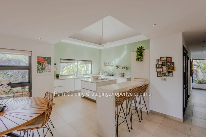 4-Bedroom Villa in Grand Baie - Elegant and Secure Living 