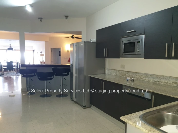 A Vendre, Rare Opportunité Appartement avec Vue, jardin et Dip Pool à Plantation Marguery