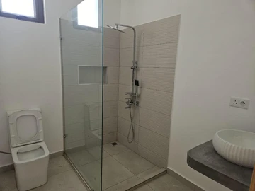 5 Bedroom Villa