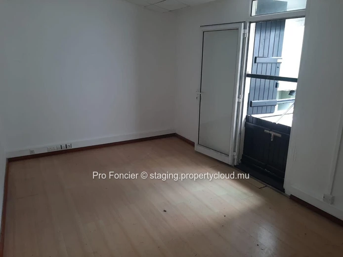 Ground floor office for rent in Port-Louis - Colonial-style (Sole Mandate)
