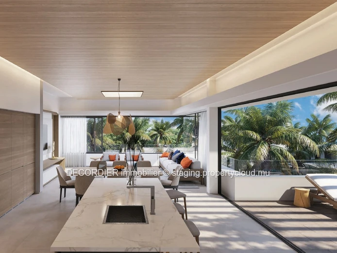 Penthouse with beach access and hotel services, accessible to foreigners.