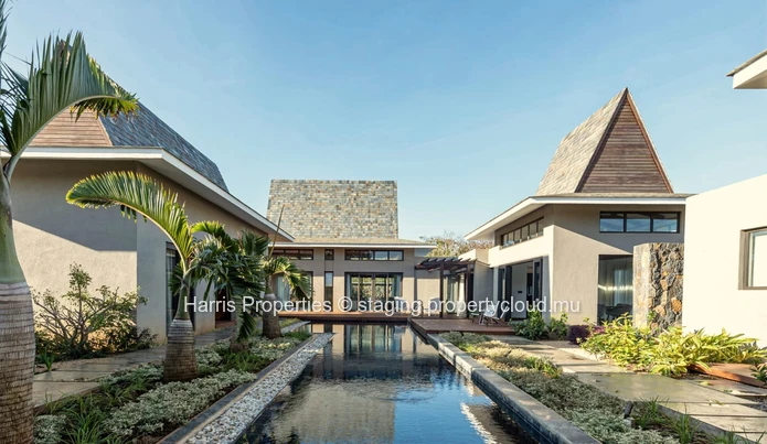Sumptuous Balinese style villa for sale in Balaclava  