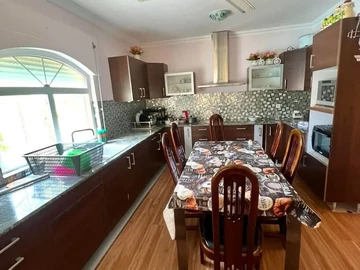 5 Bedroom Villa