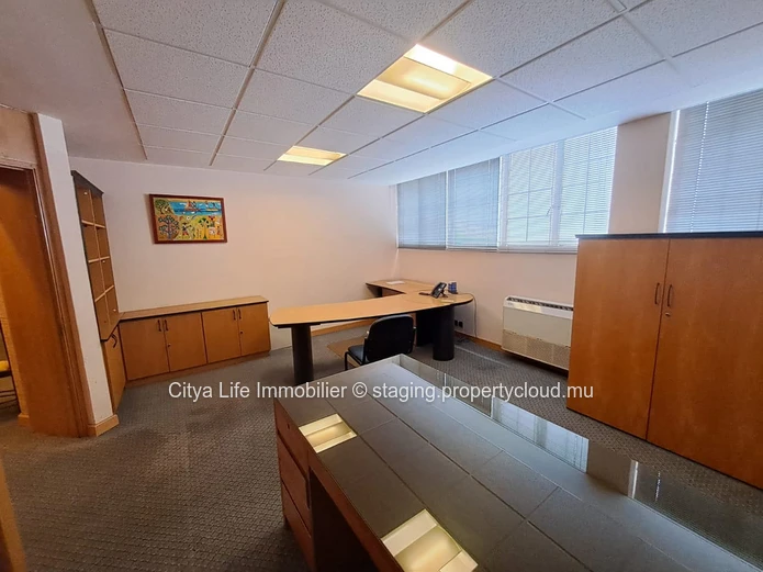 Office - 377 m²