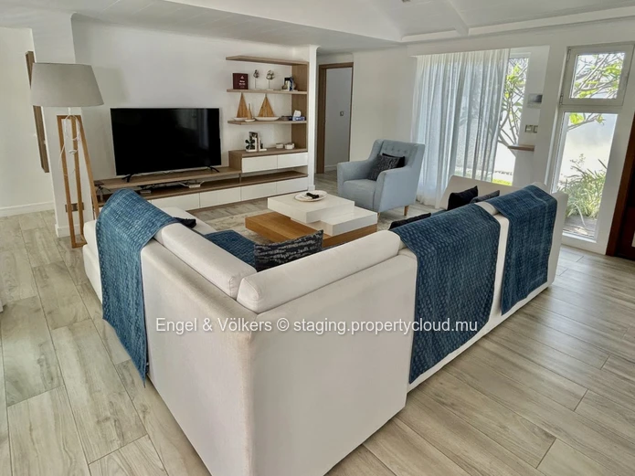 Exceptional Luxury Home for Sale – Secure Residence Near Amenities