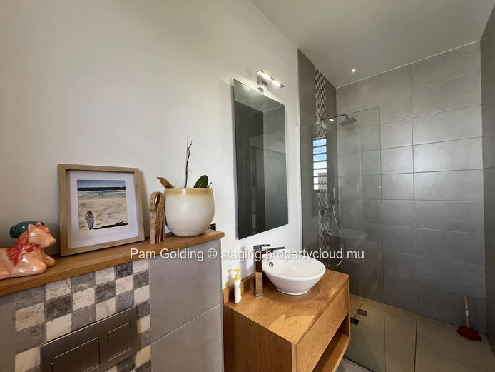 Private 3-Bedroom Villa in Akasha, Cap Tamarin – Pool, Garden & Family-Friendly Living