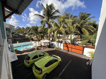 12 Bedroom Hotel