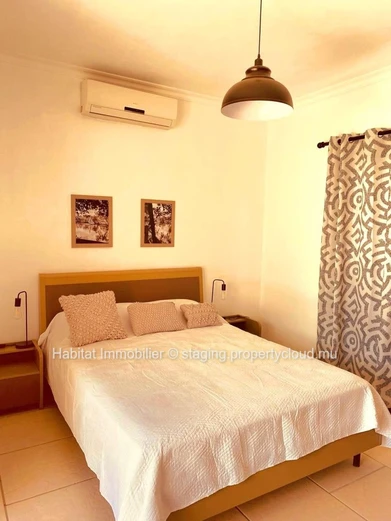 Beautiful furnished and equipped villa of 300 m2 on a plot of 105 toises located in Calodyne