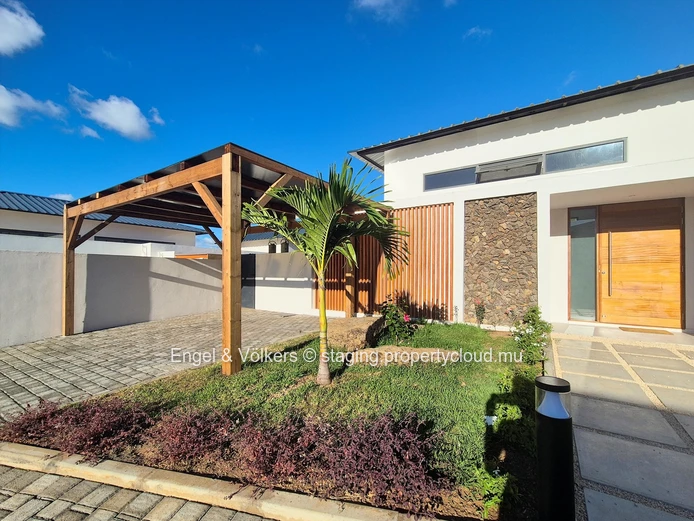 Contemporary 3 bedroom Villa for long term rent in Tamarin
