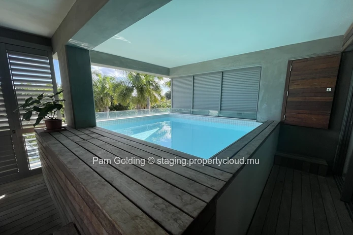 Impressive 3 Bedroom Apartment with Ocean Views and direct beach access in Tamarin