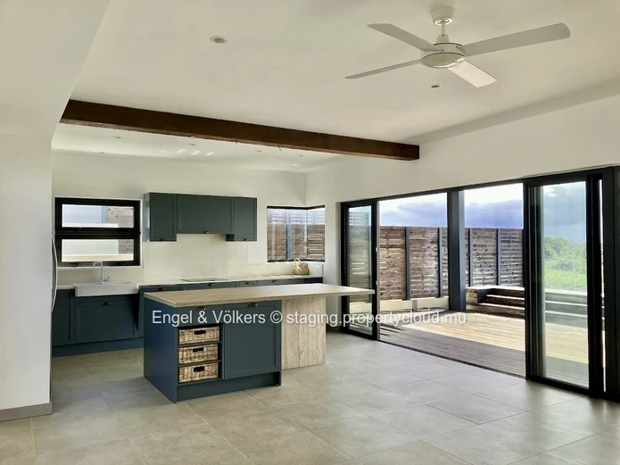 Seafront Penthouse Living