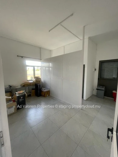 Commercial building at Palma Quatre Bornes for rent.