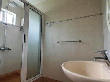 5 Bedroom Villa