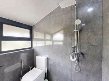 7 Bedroom Apartment